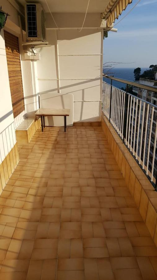 Apart 2 habit vistas playa y montaña lift parking Calella Exterior foto
