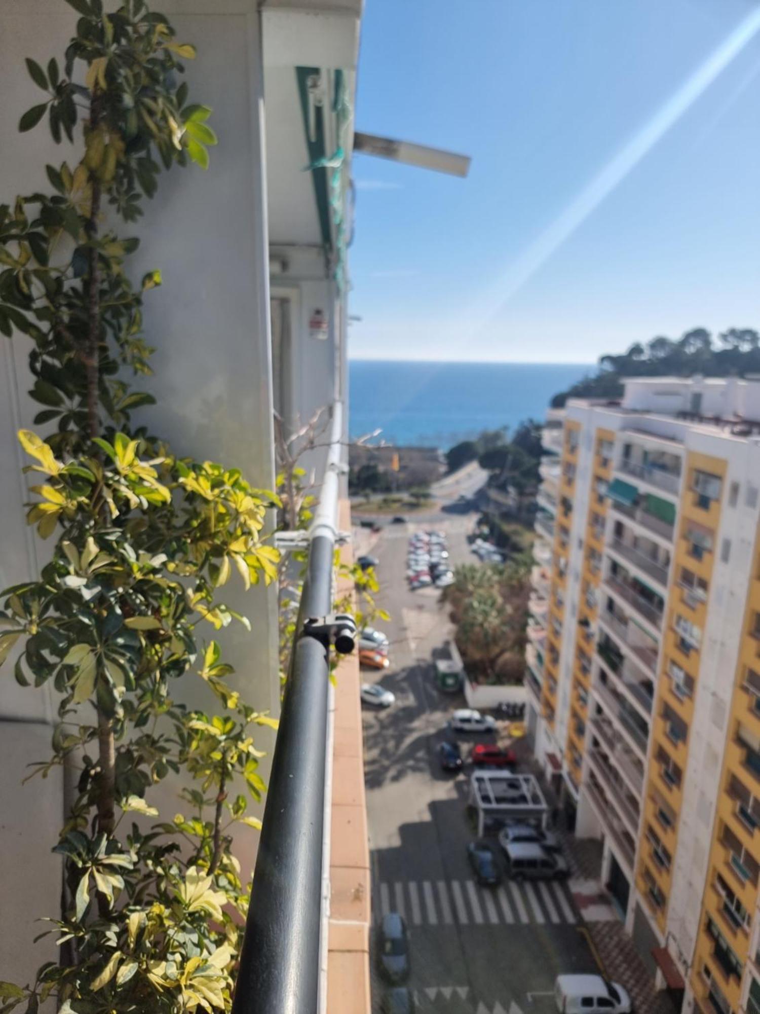 Apart 2 habit vistas playa y montaña lift parking Calella Exterior foto